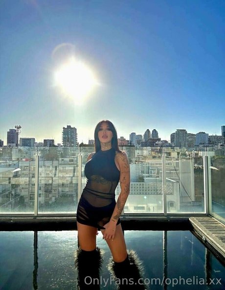 ophelia xx 裸モデル 画像