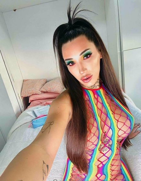 シシーオンリーファンズ ヌード 写真