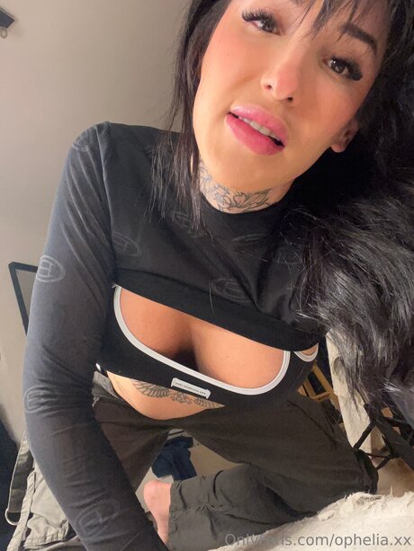 スリムな熟女OnlyFans 美しい裸 写真