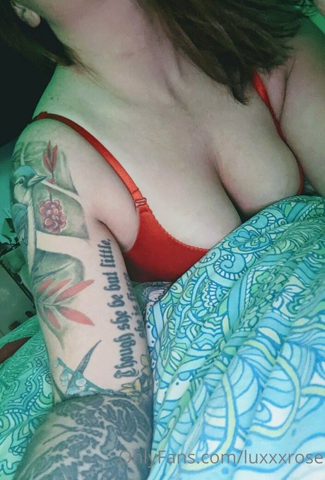 かわいい赤毛のOnlyFans ヌード 画像