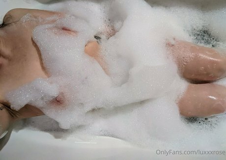 luxxxrose 完璧な女優 画像