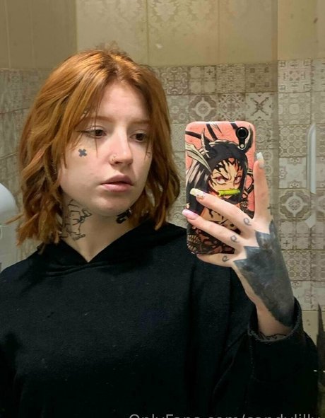 痩せたブロンドのOnlyFans アートヌード 画像