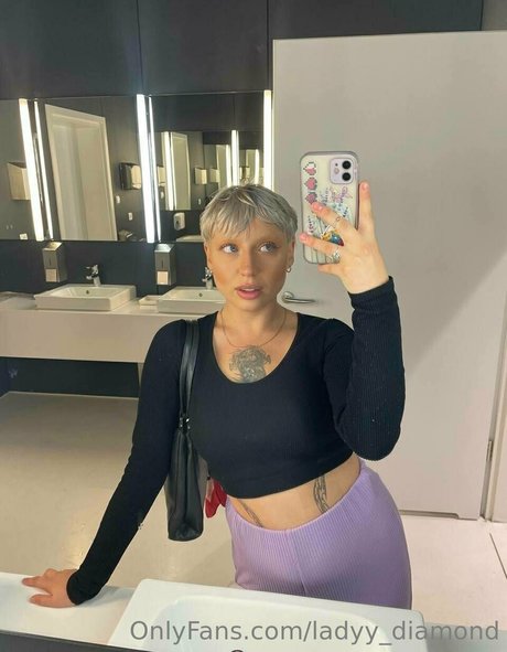 18 アジア人 OnlyFans 裸 ギャラリー