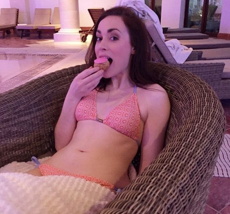 Rose And Rosie ヌードスター 写真