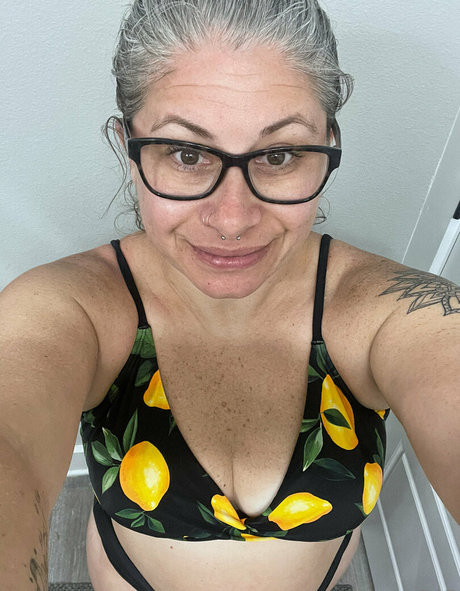 curvy4urpleasure 素敵なモデル 写真