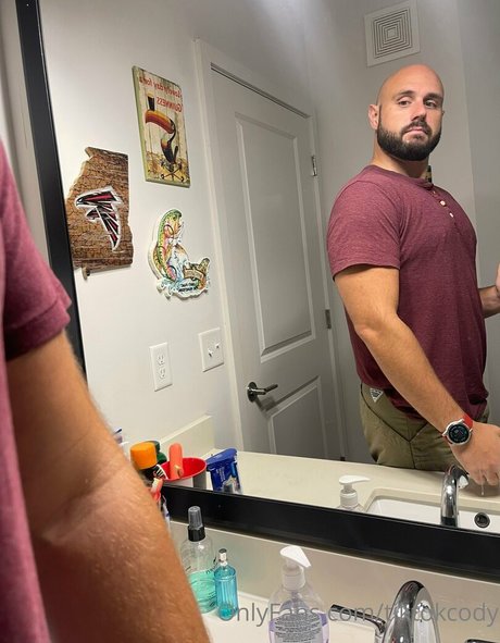 18歳のOnlyFans ホットヌード 写真