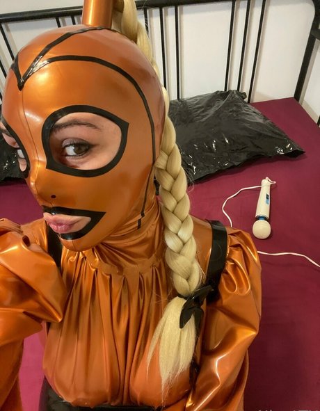 ninaltx ヌードスター 写真