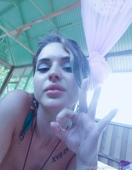 大きな黒い猫OnlyFans 素敵 画像