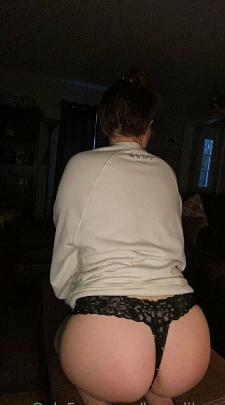 デカ尻ジーンズ OnlyFans 無料セクシー 画像