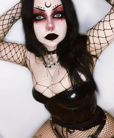 NevernaNoir 裸の女優 写真