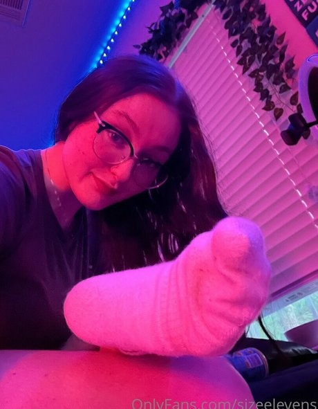 Sizeelevens エロティックなモデル 写真