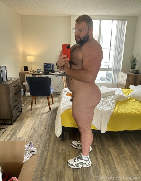 アジア人フェムボーイOnlyFans アートヌード 写真