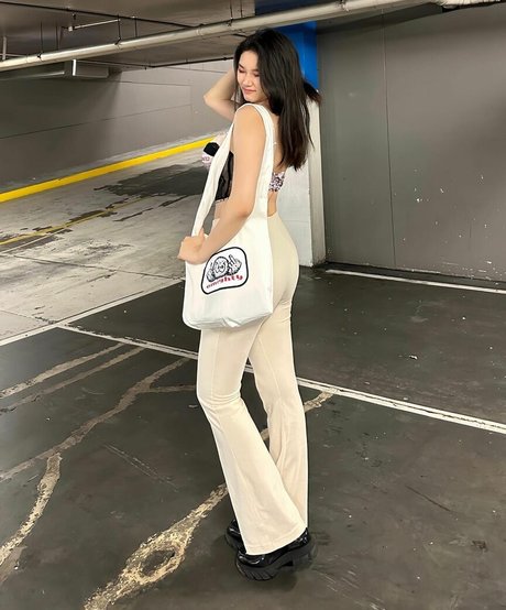 Vicki Mranrr エロティックなモデル 写真