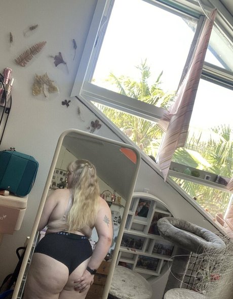 美しいベイビーOnlyFans セクシー 写真