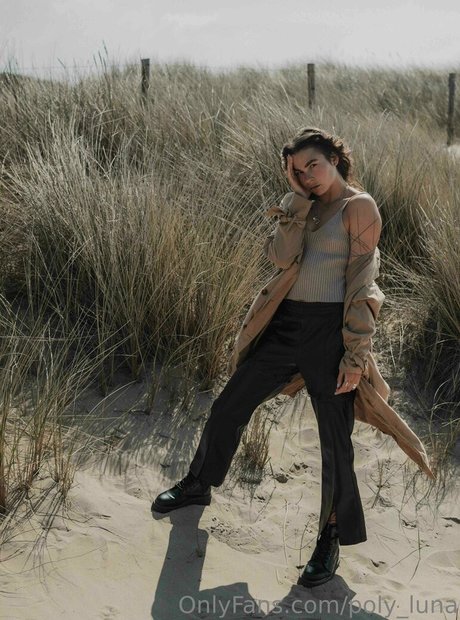 poly luna エロティックなスター アーカイブ