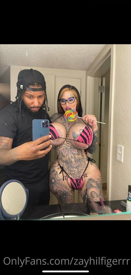 zayhilfigerrr アダルトスター 写真