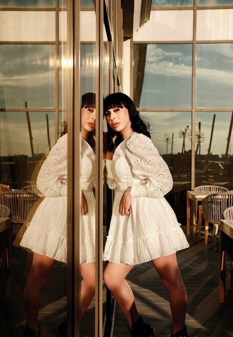 シャワーヌードOnlyFans アートヌード 画像