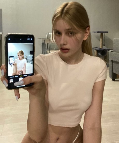 whylollycry アートモデル 画像