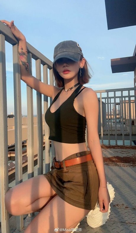 MisaCat33 裸の女優 写真