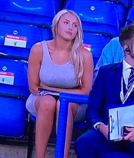 イタリア人熟女OnlyFans ホット裸 写真