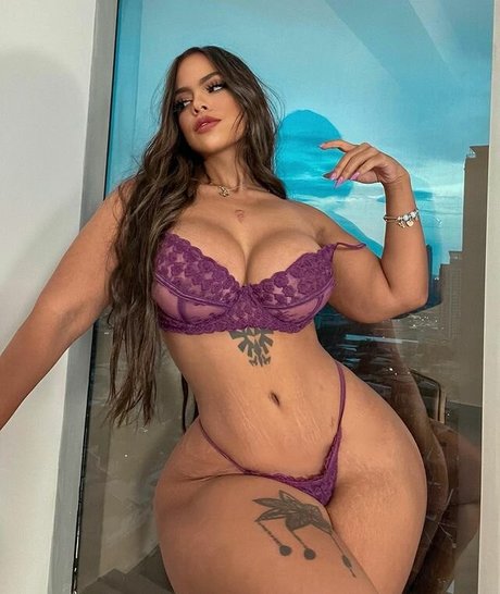 Grace Bon ホットなスター 画像