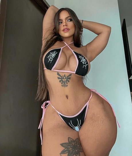 黒檀の小人OnlyFans アートポルノ 画像