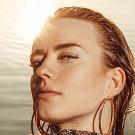 Bild21 スター 裸 写真