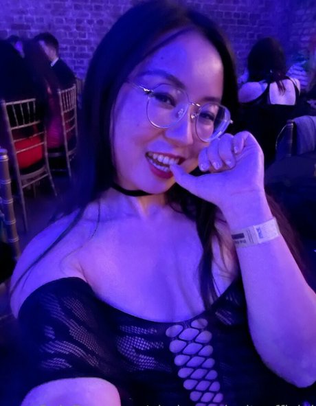 yimingcuriosityofficial セックスモデル 写真