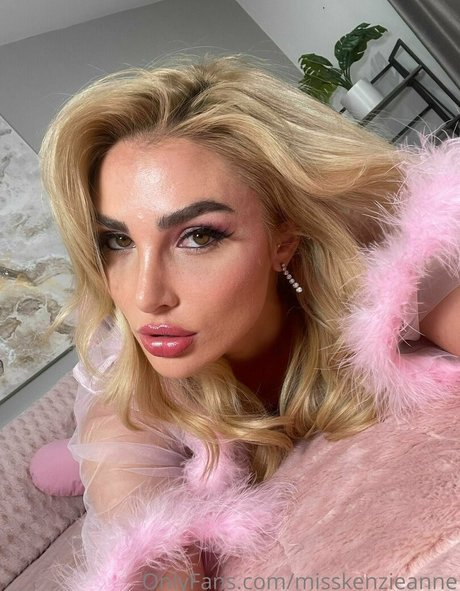 ティーンヌードOnlyFans アダルト 画像