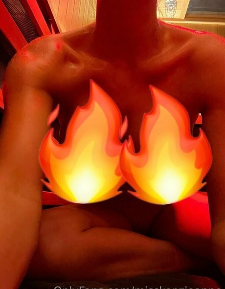 misskenzieanne セックスモデル 写真