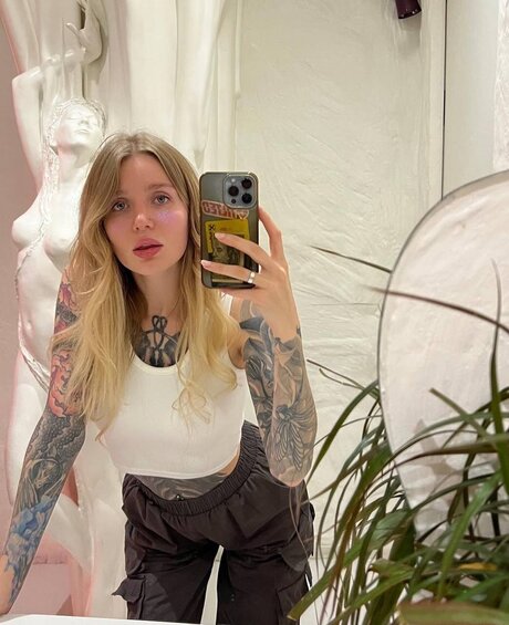 alenagerman 独占女優 写真