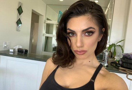 最もホットなヌードOnlyFans ポルノグラフィック 画像