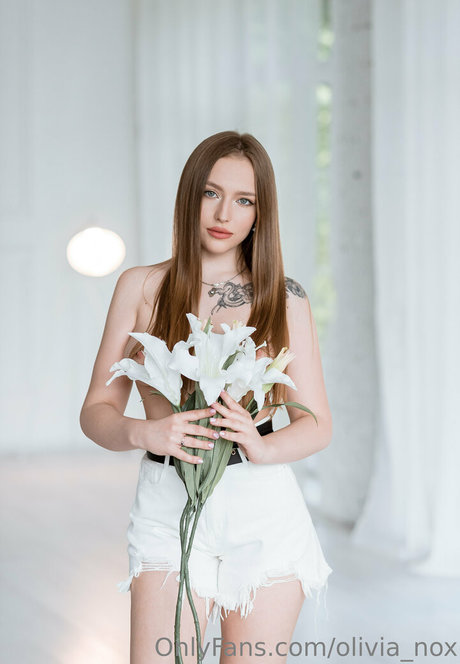 olivia nox ポルノスター エロティック 写真