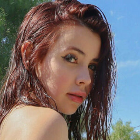 美しいロシアのOnlyFans アートxxx 写真