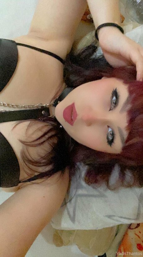 Yadisthantos スター 裸 写真