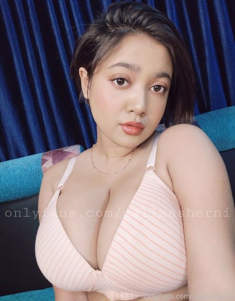 callmesherni ホットスター 写真