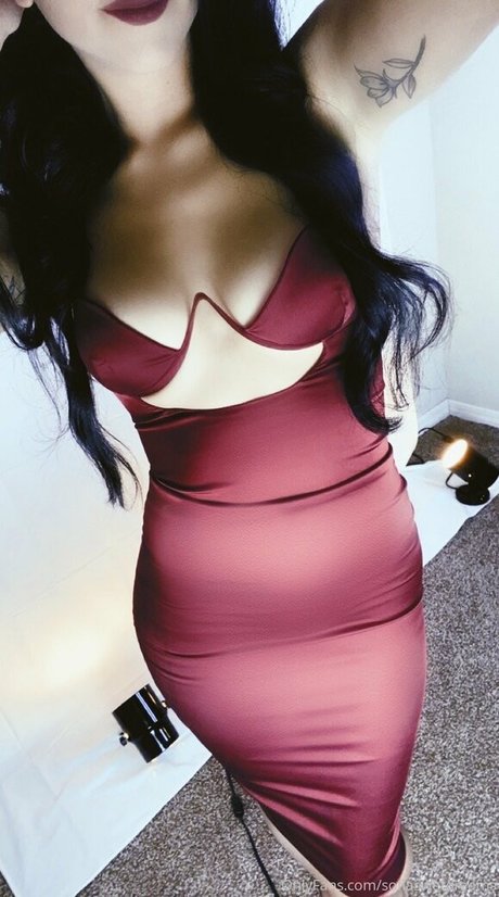 小柄なBBC OnlyFans セクシーヌード 画像