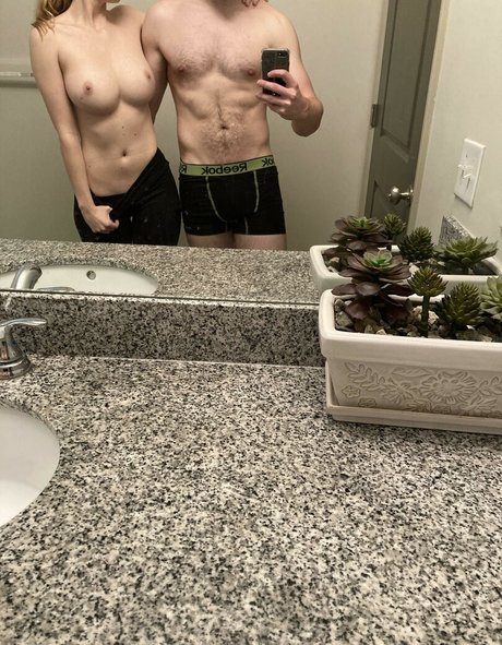 ゲイのラフなOnlyFans ポルノ 画像