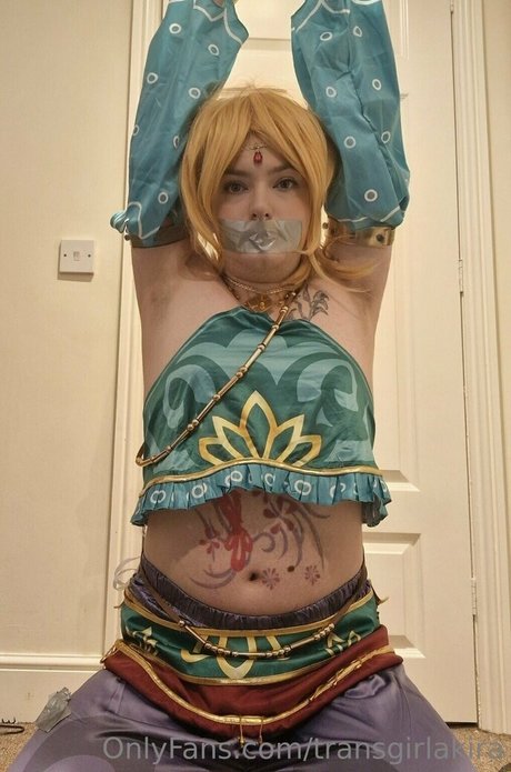 transgirlakira エロティックなスター 画像