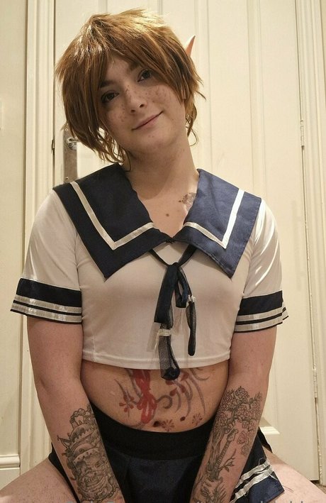 transgirlakira 裸のモデル 写真