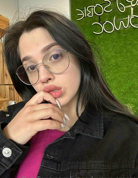 エボニートップオンリーファン エロチック 写真