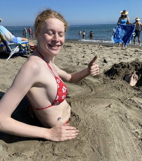 allie0t ヌード女優 ギャラリー