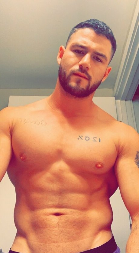 寝取られ異人種間OnlyFans 無料セクシー 画像