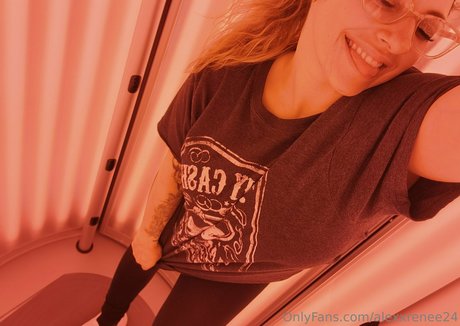 alexxrenee24 限定モデル ギャラリー