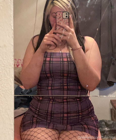 fakenips ホットなスター ギャラリー