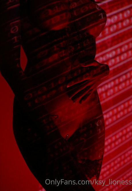 ksy lioness 無料のポルノスター 写真