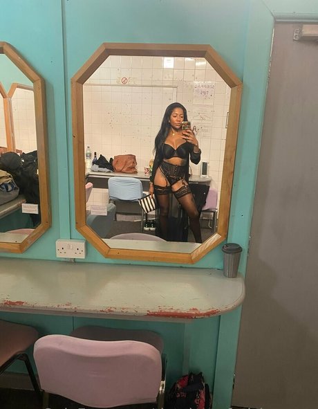 kikiluxxxe ポルノスター セクシー 写真