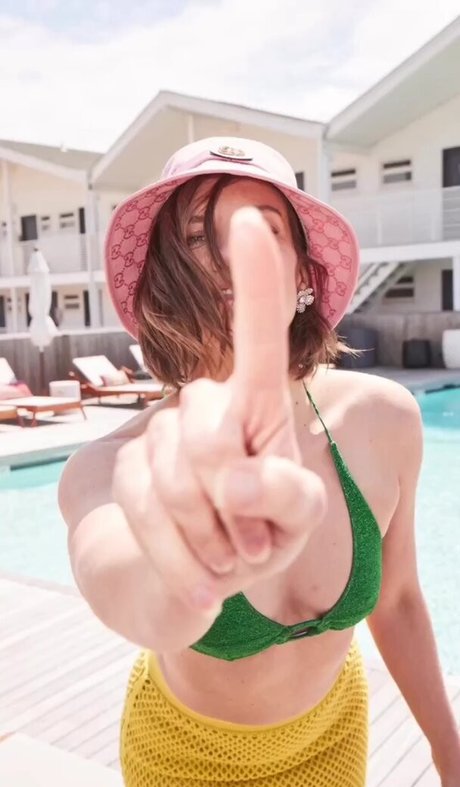 Lauren Cohan セクシーなポルノスター 画像