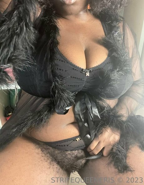 Strifequeeneris ホット女優 写真