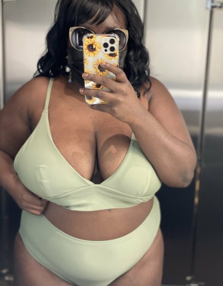 Strifequeeneris 素敵なモデル 写真